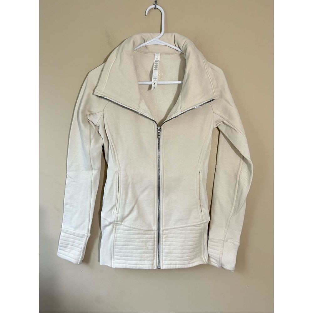 lululemon sweatshirt